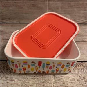 Tupperware Container
